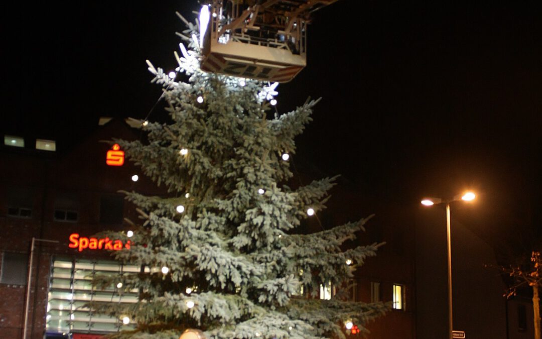 Weihnachtsbaum 2021 / Teil 2 “Beleuchtung und Schmuck”